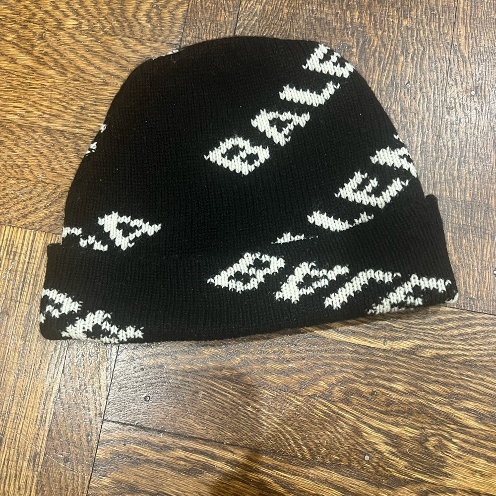 💯 authentic Balenciaga beanie- classic style